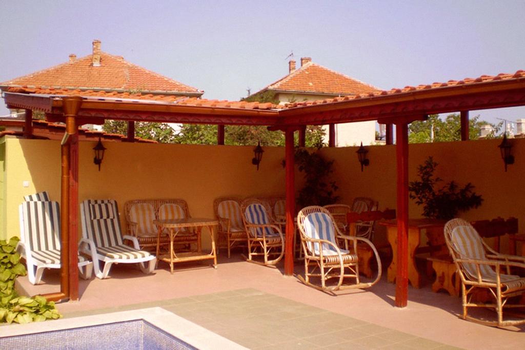 Guest House Yavorov Chernomorets Exterior photo